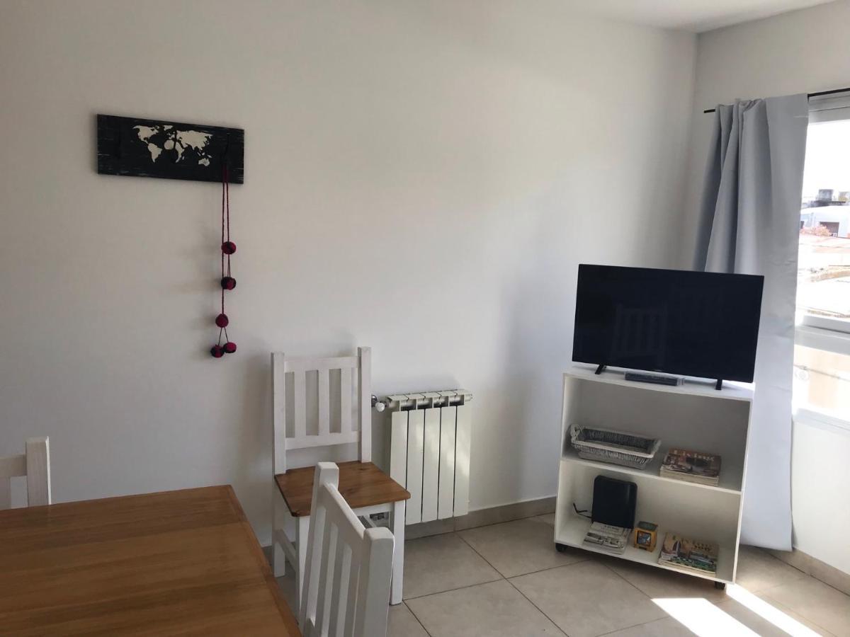 Dto Nuevo Barrio Universitario II , Wifi Y Cochera-Check In Express-Pet Friendly Bahía Blanca Kültér fotó